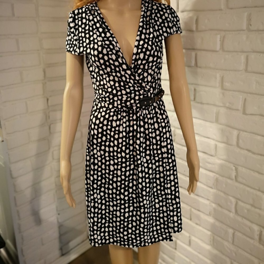 Suzy Shier Cap Sleeve Ladies Size Medium Black & White Pattern Dress